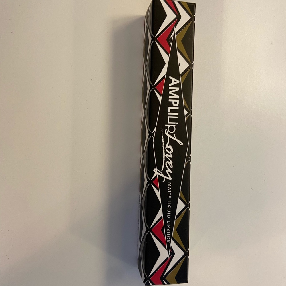 AMPLIlip Lovey Lipstick